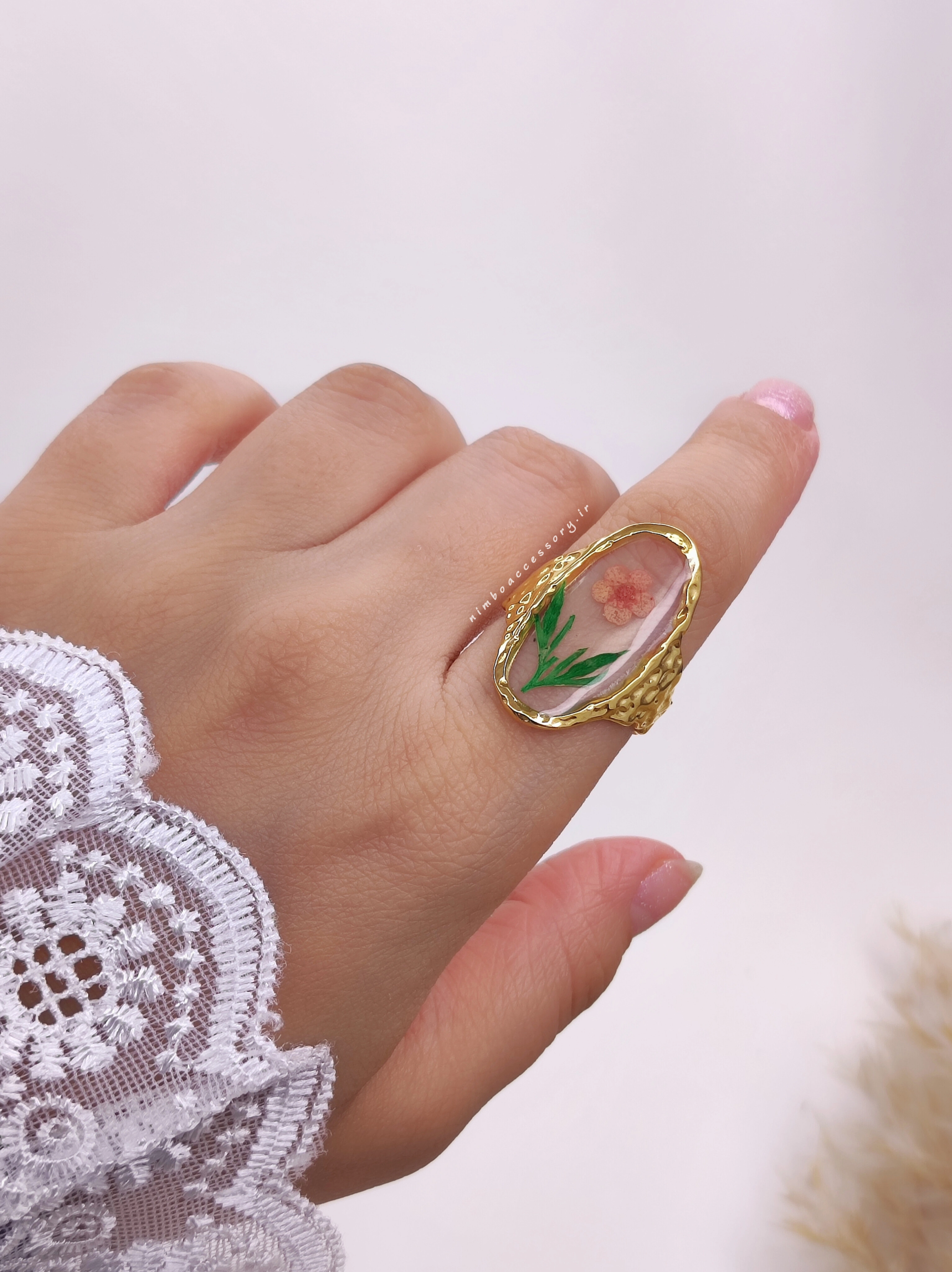 انگشتر گل طبیعی