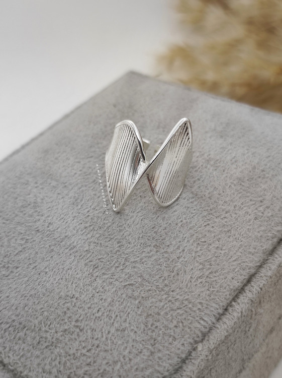 انگشتر مینیمال موج