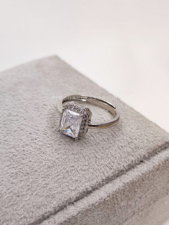 انگشتر نگین دار