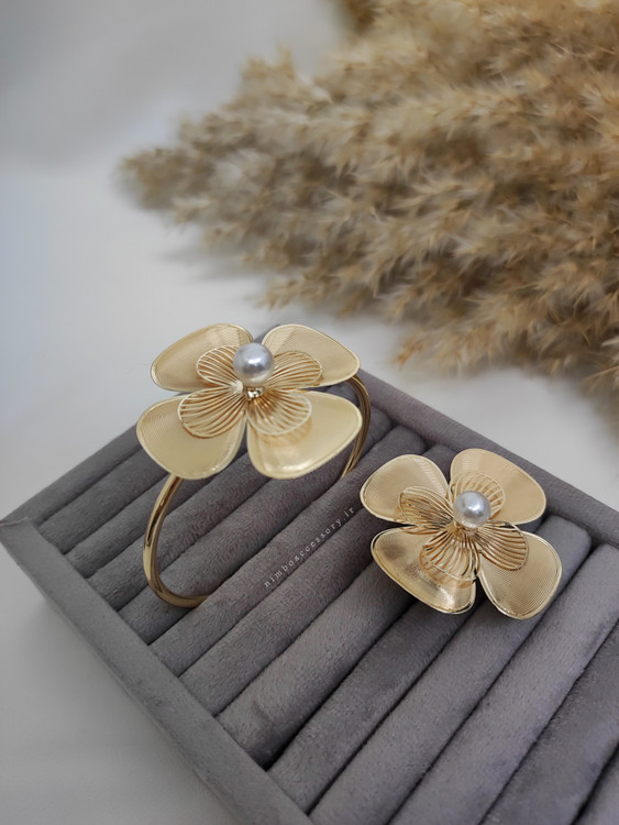 انگشتر گل بزرگ