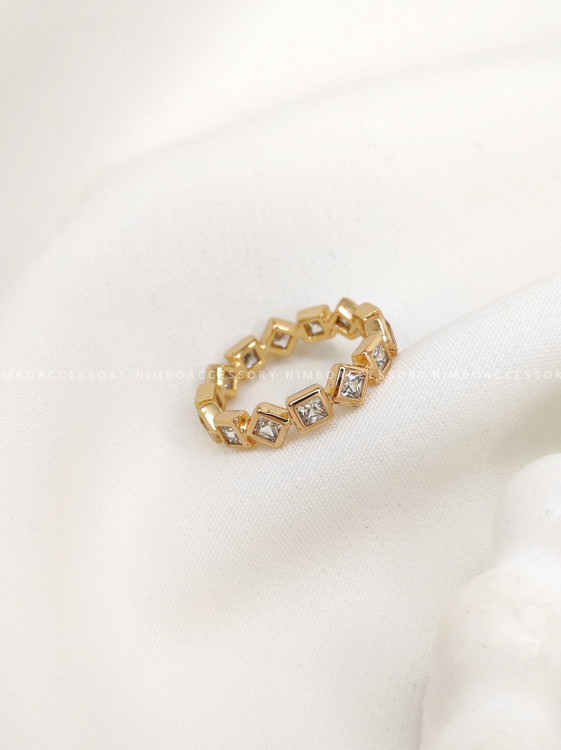 انگشتر مکعب نگین دار