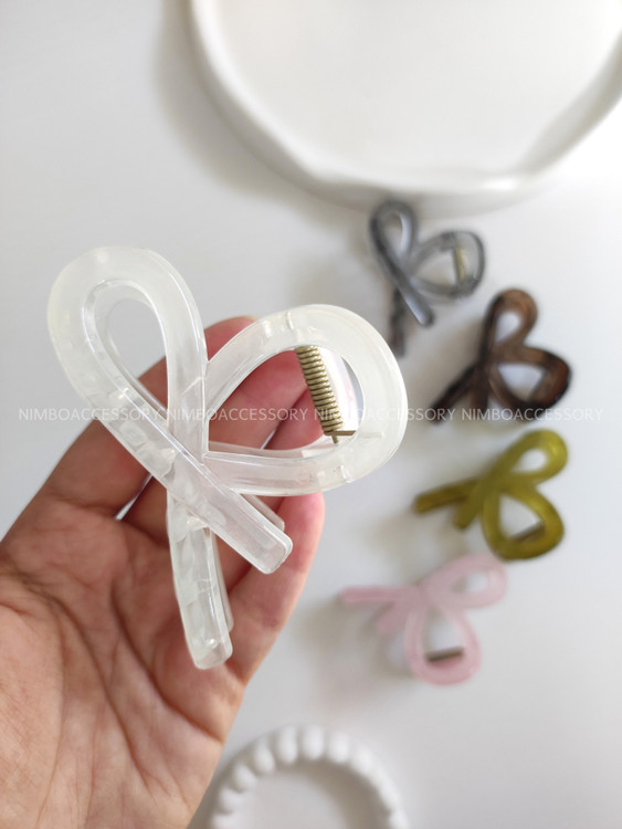 کلیپس قلب سفید