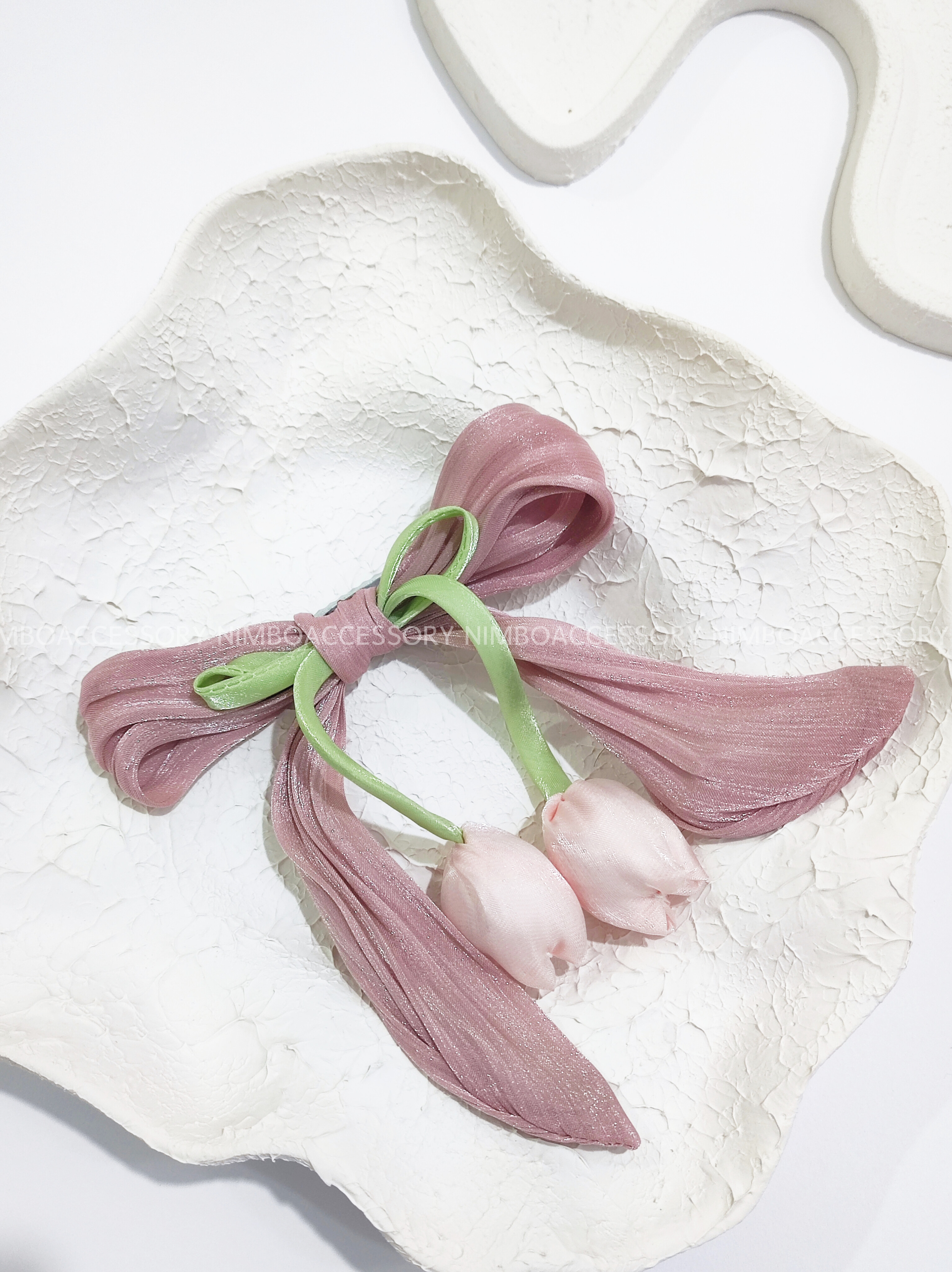 پاپیون گل لاله صورتی