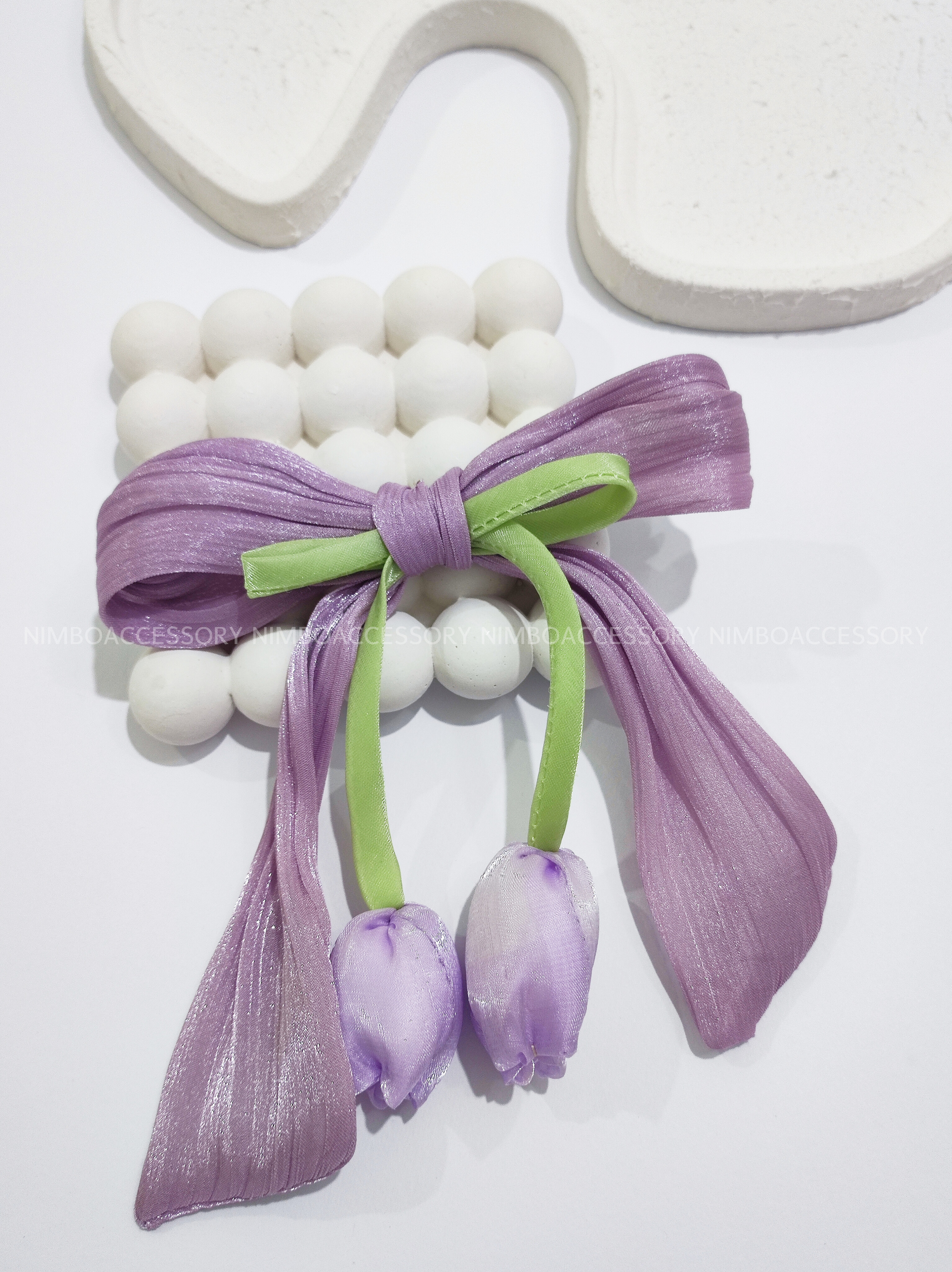 پاپیون گل لاله بنفش