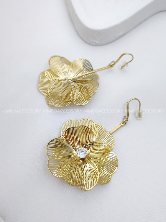 گوشواره نگین دار