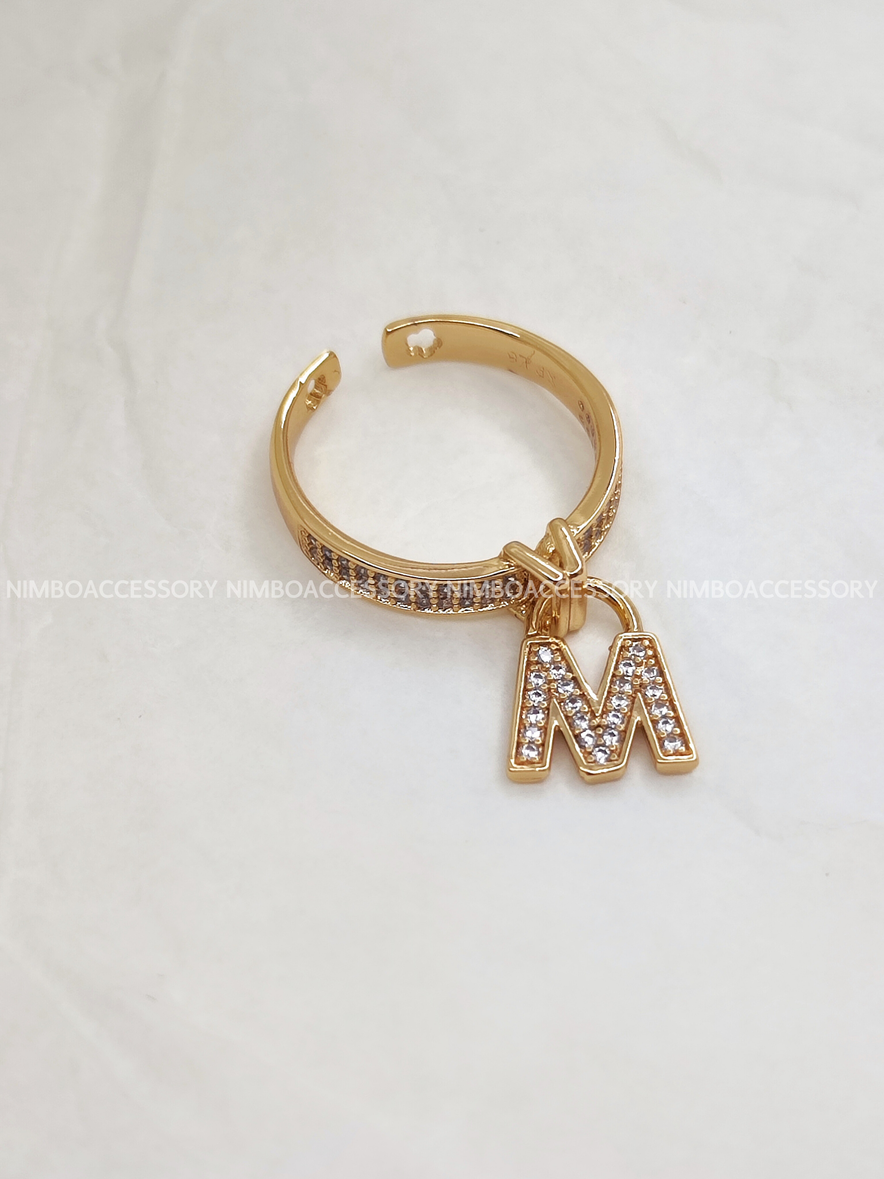 انگشتر حرف ام