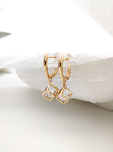 گوشواره مکعبی