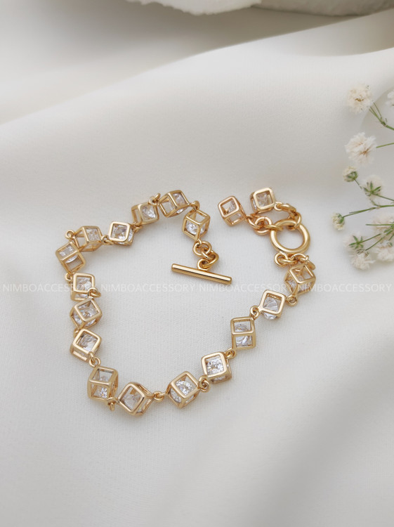 دستبند مکعبی