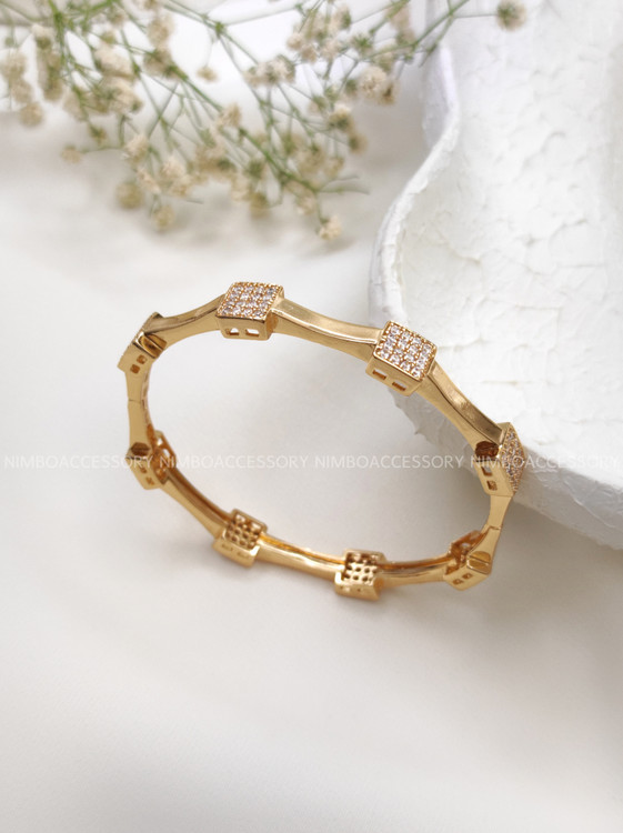 دستبند النگویی نگین دار