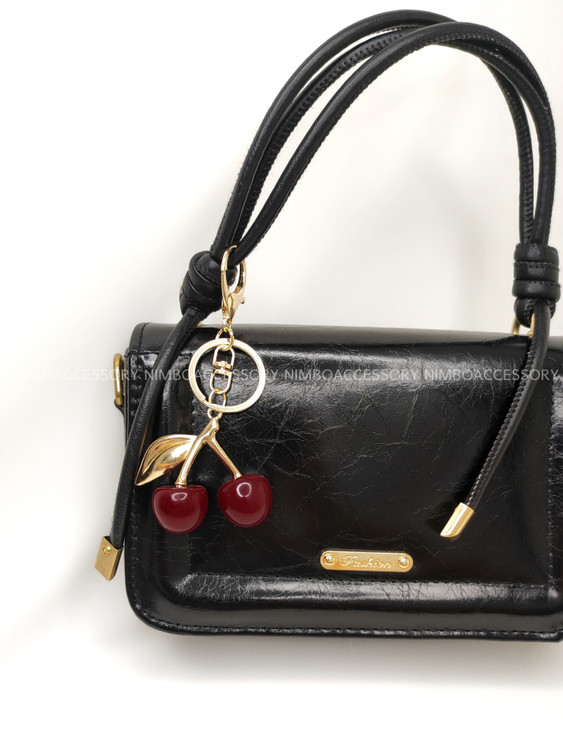 آویز کیف آلبالو